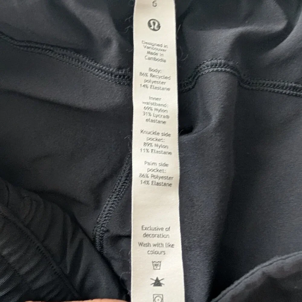 Lululemon Athletica Black Stroll at Sundown Mid-Rise Sho Shorts — Women’s Size 6 - Picture 5 of 6